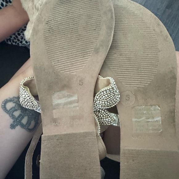 ❤️Woolworths leather gold beaded sandal size 5 fits like 6 - Picture 5 of 5